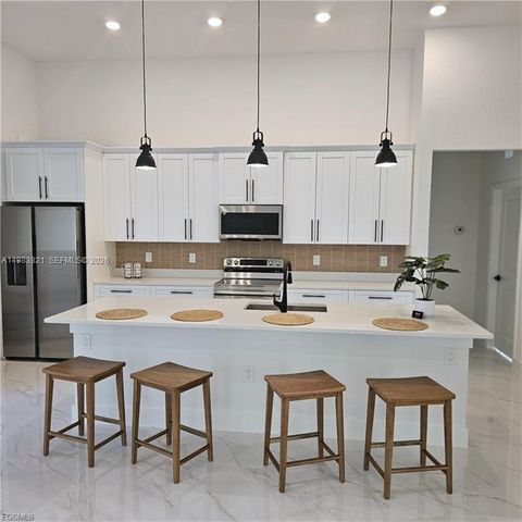 113 Monroe Ave, Lehigh Acres, FL 33936