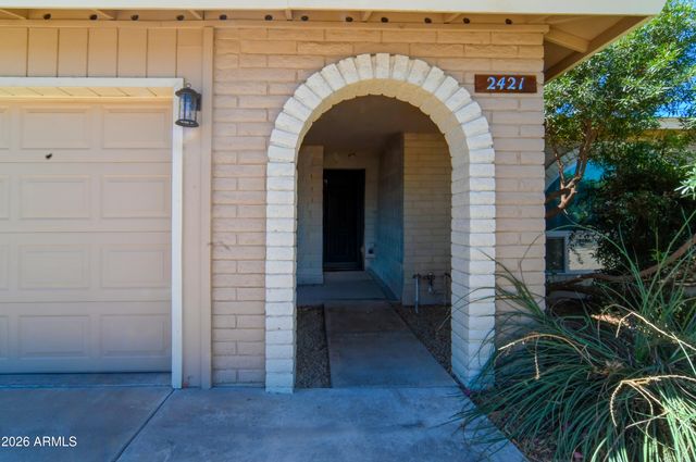 2421 W Brooks Street, Chandler, AZ 85224