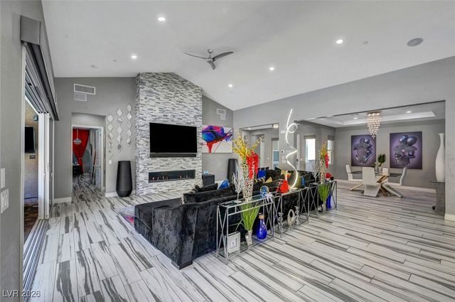 7521 Tucker William Street, Las Vegas, NV 89149