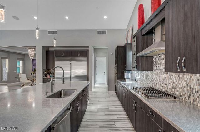 7521 Tucker William Street, Las Vegas, NV 89149