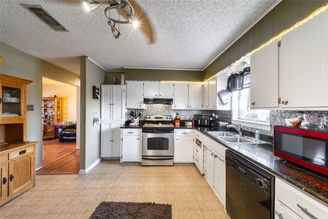 10 Carter Road, Van Alstyne, TX 75495