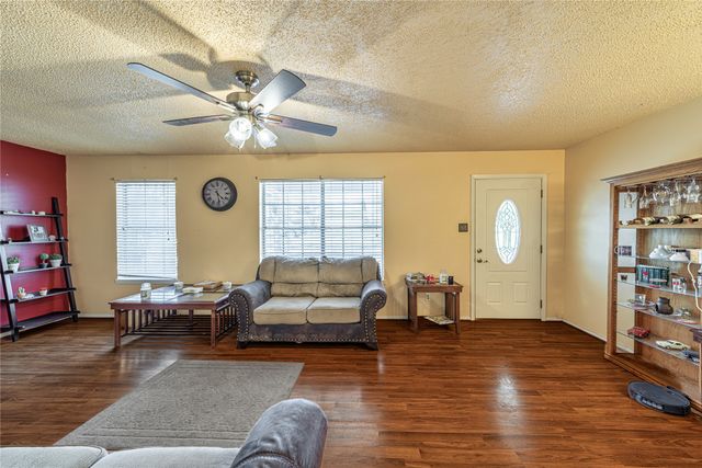 10 Carter Road, Van Alstyne, TX 75495