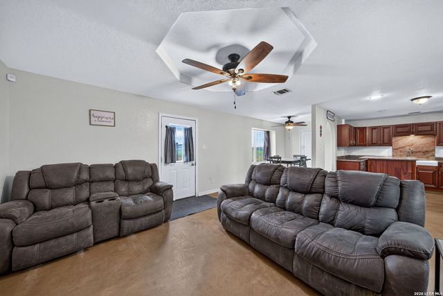 4044 W Fm 476, Poteet, TX 78065