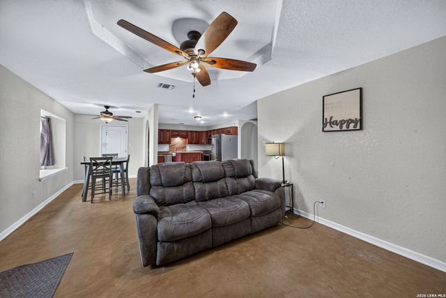 4044 W Fm 476, Poteet, TX 78065