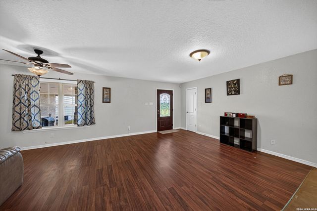 4044 W Fm 476, Poteet, TX 78065