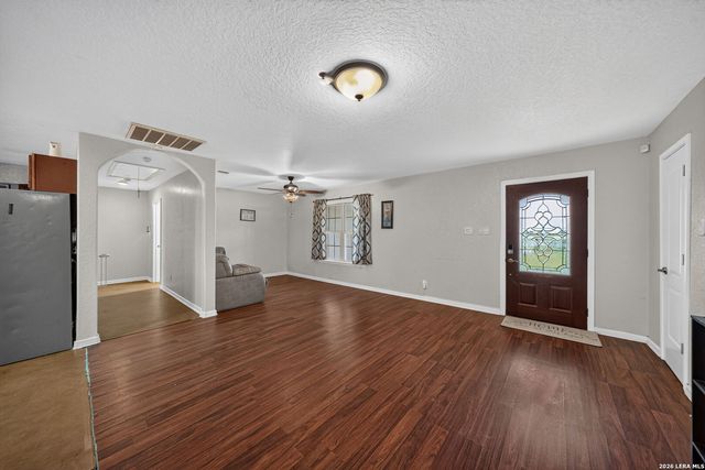 4044 W Fm 476, Poteet, TX 78065