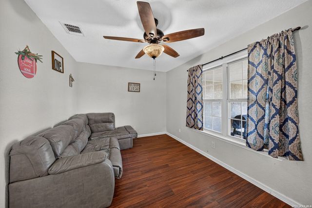 4044 W Fm 476, Poteet, TX 78065