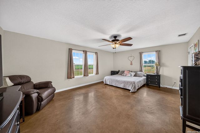 4044 W Fm 476, Poteet, TX 78065