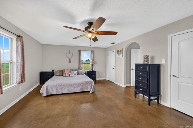 4044 W Fm 476, Poteet, TX 78065