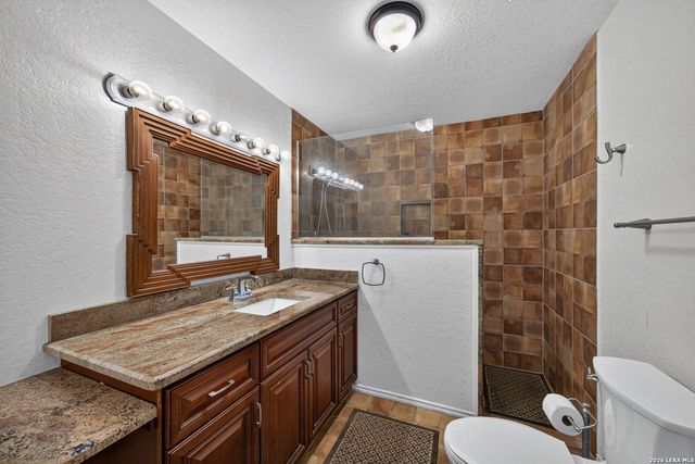 4044 W Fm 476, Poteet, TX 78065