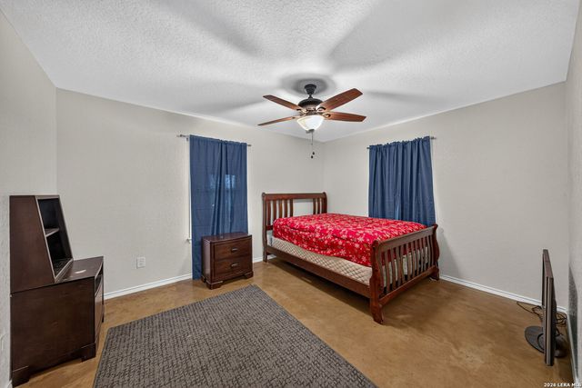 4044 W Fm 476, Poteet, TX 78065