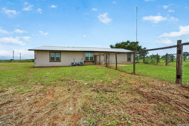 4044 W Fm 476, Poteet, TX 78065
