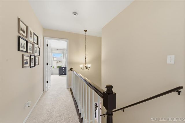 320 ESSEX Court, Aurora, IL 60504