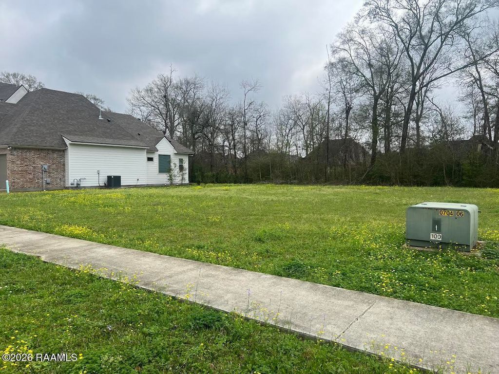 200 Fawn Crest Drive, Lafayette, LA 70508