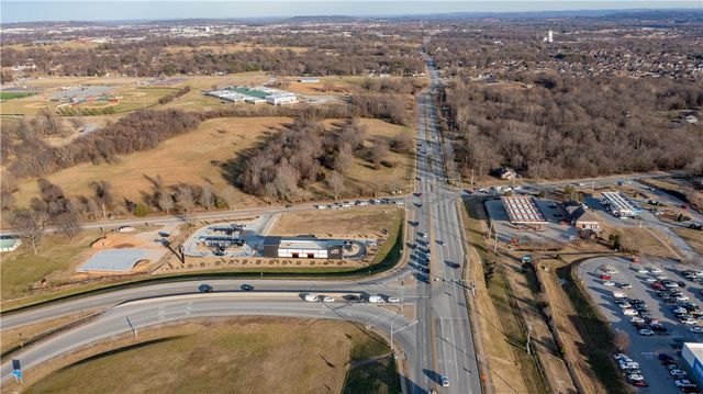 3524 S 48th Street, Springdale, AR 72762