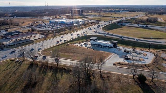 3524 S 48th Street, Springdale, AR 72762