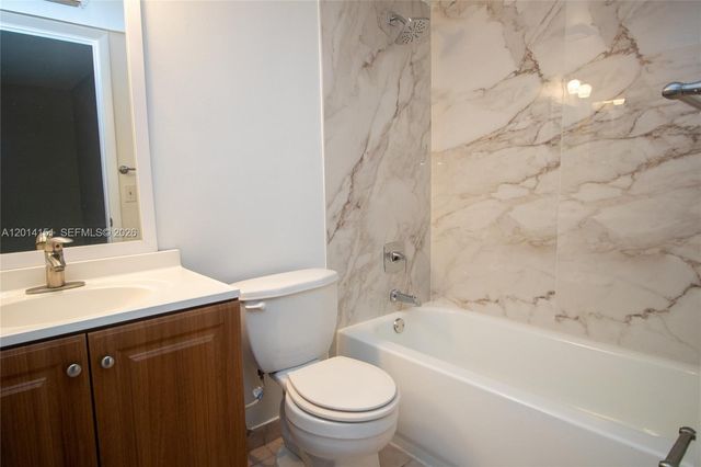 9491 S Palm Cir S 101, Pembroke Pines, FL 33025