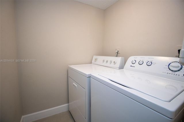9491 S Palm Cir S 101, Pembroke Pines, FL 33025