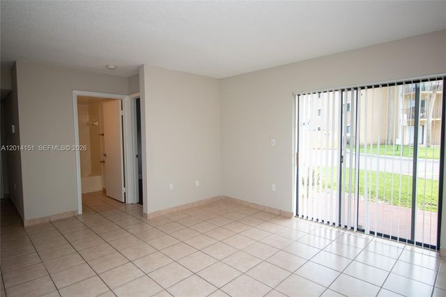 9491 S Palm Cir S 101, Pembroke Pines, FL 33025