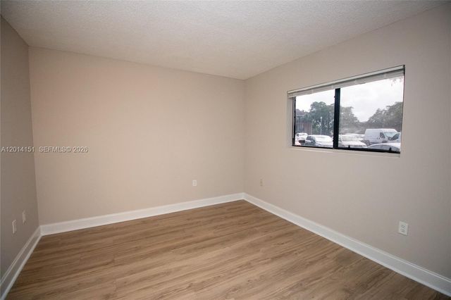 9491 S Palm Cir S 101, Pembroke Pines, FL 33025