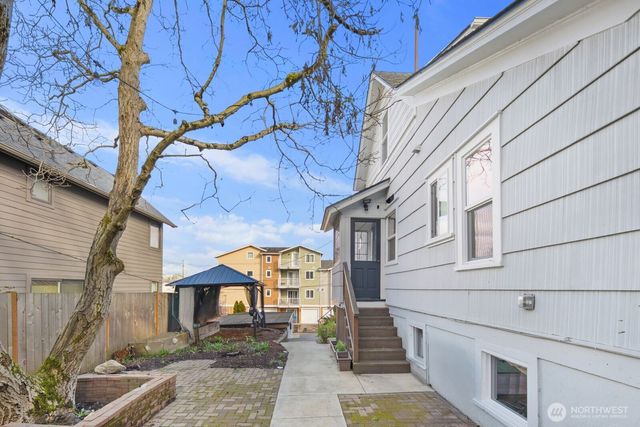 3443 21st Avenue W, Seattle, WA 98199