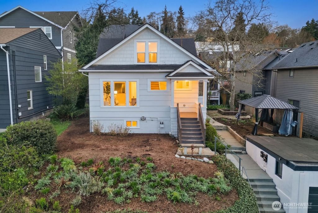 3443 21st Avenue W, Seattle, WA 98199