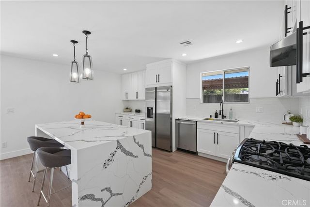 23701 Califa, Los Angeles, CA 91367