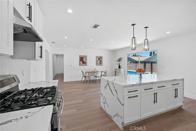 23701 Califa, Los Angeles, CA 91367