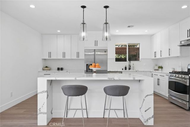 23701 Califa, Los Angeles, CA 91367