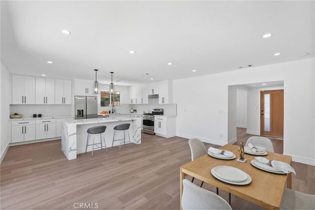 23701 Califa, Los Angeles, CA 91367