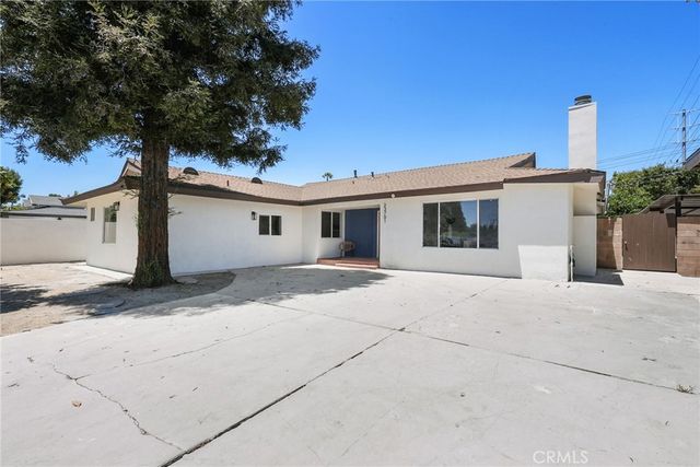 23701 Califa, Los Angeles, CA 91367