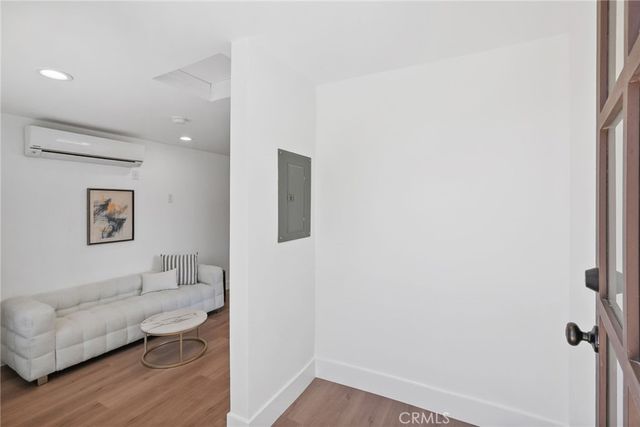 23701 Califa, Los Angeles, CA 91367