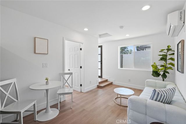 23701 Califa, Los Angeles, CA 91367