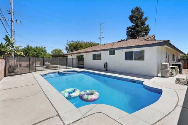 23701 Califa, Los Angeles, CA 91367