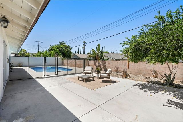 23701 Califa, Los Angeles, CA 91367