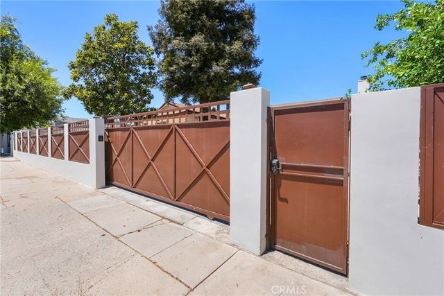 23701 Califa, Los Angeles, CA 91367