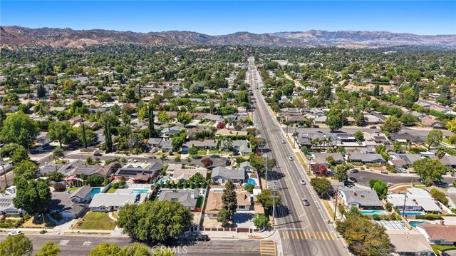 23701 Califa, Los Angeles, CA 91367