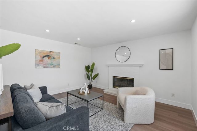 23701 Califa, Los Angeles, CA 91367