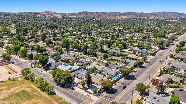 23701 Califa, Los Angeles, CA 91367
