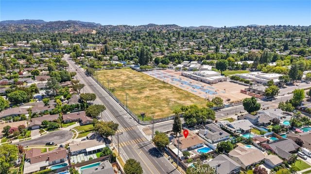 23701 Califa, Los Angeles, CA 91367