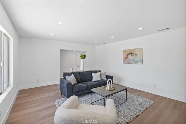 23701 Califa, Los Angeles, CA 91367