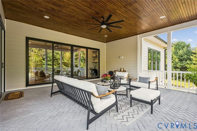 15327 Buck Calhoun Blvd, Lanexa, VA 23089