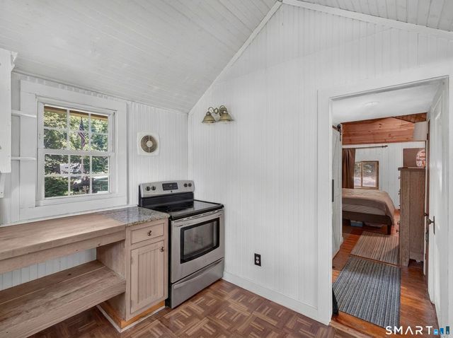 69 River Road, Clinton, CT 06413