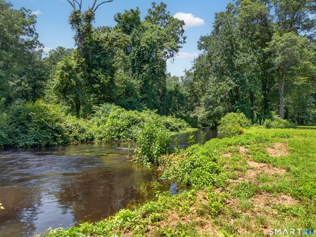 69 River Road, Clinton, CT 06413