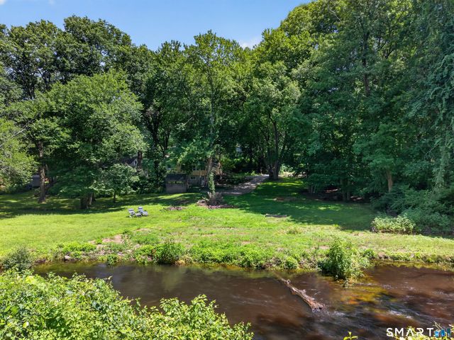69 River Road, Clinton, CT 06413