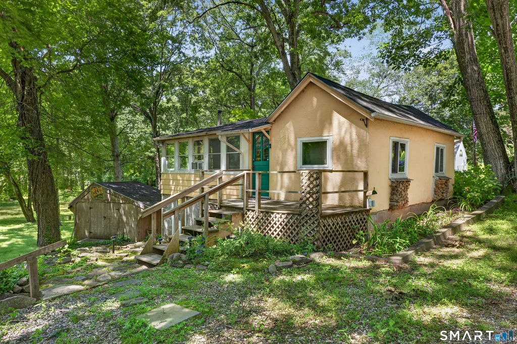 69 River Road, Clinton, CT 06413
