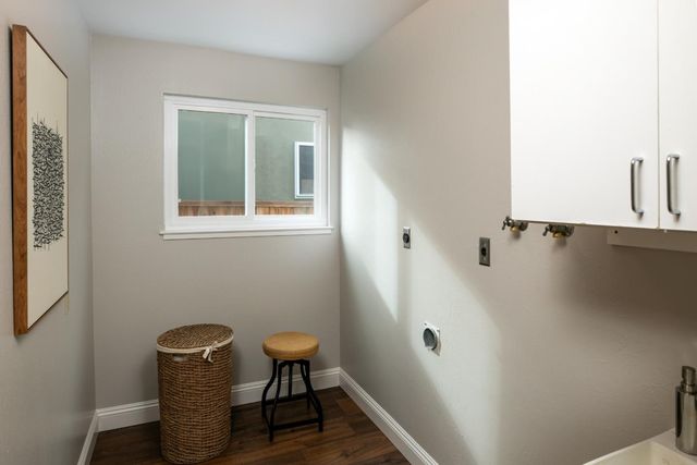 1933 Golden Way, Mountain View, CA 94040