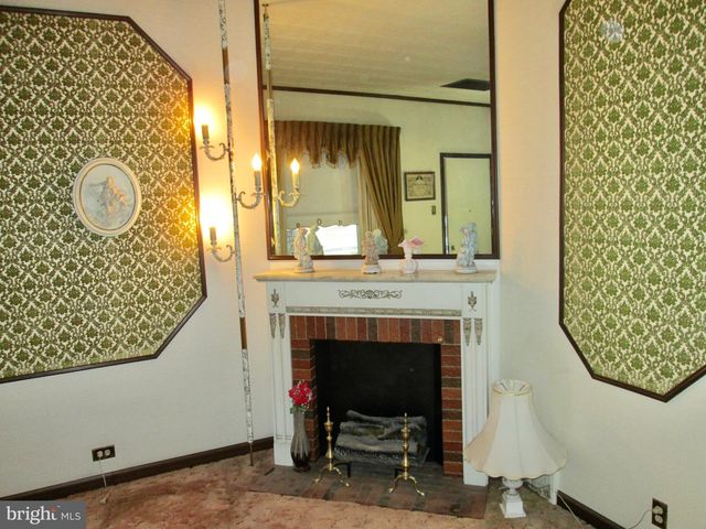 1043 WALNUT ST, Reading, PA 19601