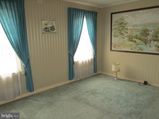 1043 WALNUT ST, Reading, PA 19601