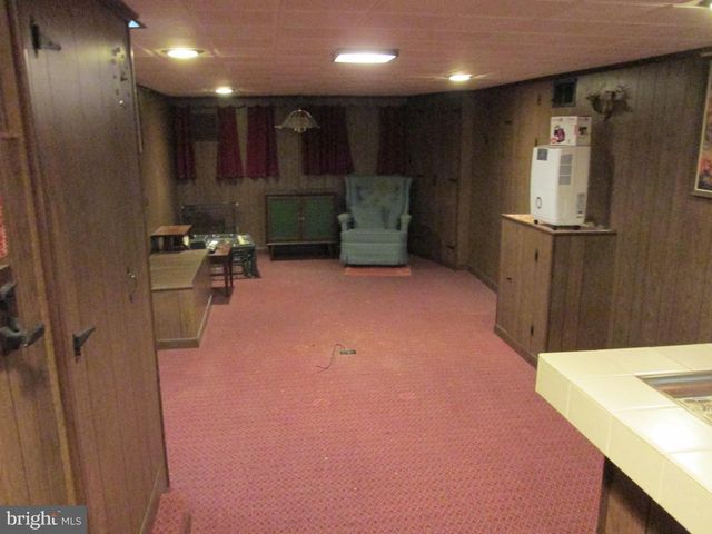 1043 WALNUT ST, Reading, PA 19601